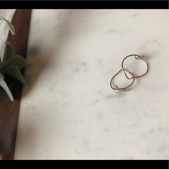 The Stevie Wave - (2 Rings) Simple Gold Wave Ring - Picture 3 of 4